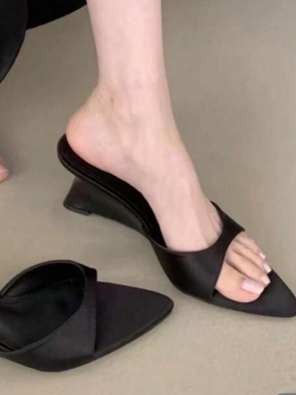 Women’s Black Slip-On Pointed-Toe faux suede Mule Heels 👠